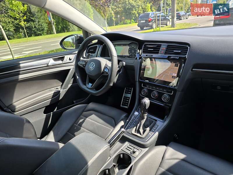 Универсал Volkswagen Golf 2015 в Львове