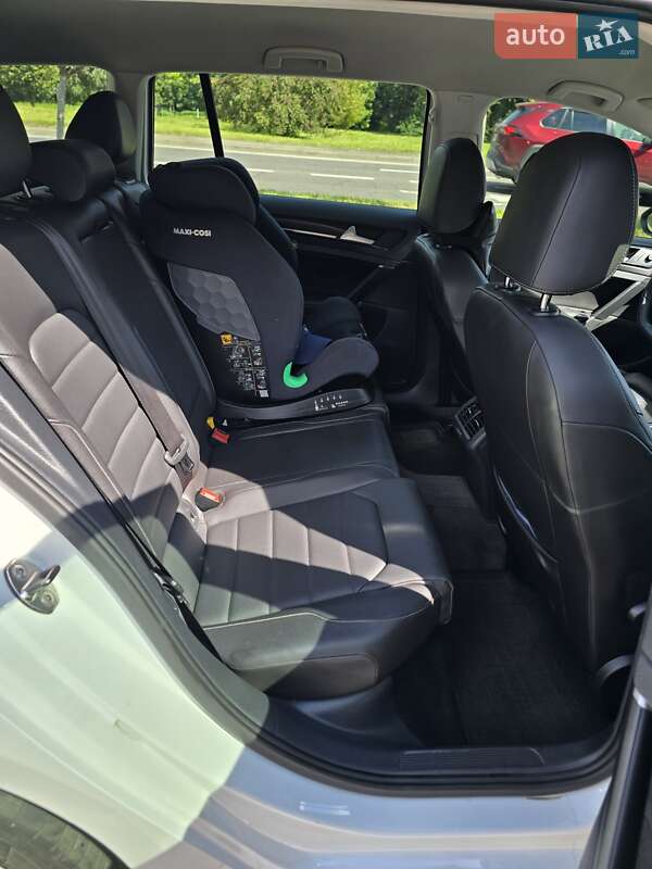 Универсал Volkswagen Golf 2015 в Львове