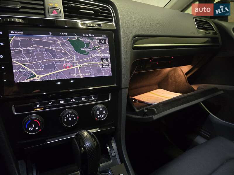 Универсал Volkswagen Golf 2015 в Львове