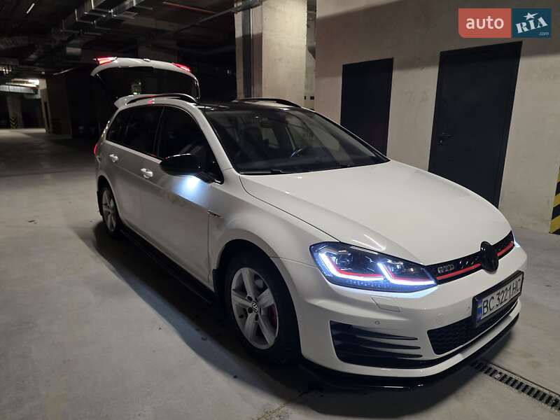 Универсал Volkswagen Golf 2015 в Львове