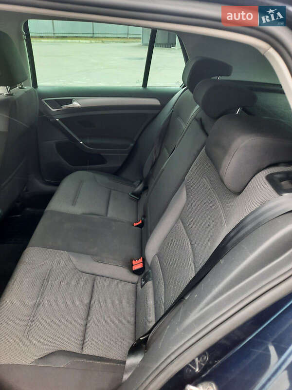 Хэтчбек Volkswagen Golf 2013 в Полтаве