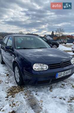 Хетчбек Volkswagen Golf 2002 в Самборі