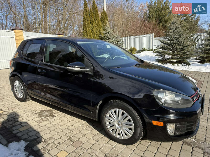 Хэтчбек Volkswagen Golf 2010 в Львове