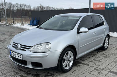 Хэтчбек Volkswagen Golf 2005 в Львове