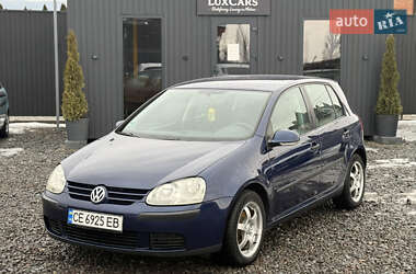 Хэтчбек Volkswagen Golf 2004 в Черновцах