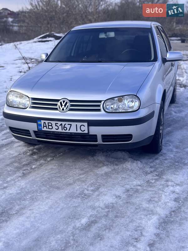 Volkswagen Golf 2003