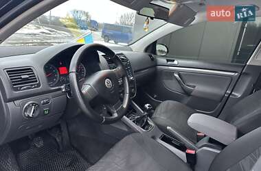 Хетчбек Volkswagen Golf 2005 в Хмельницькому