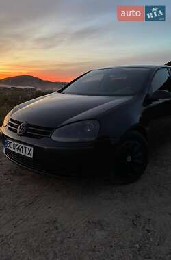 Хэтчбек Volkswagen Golf 2005 в Турке