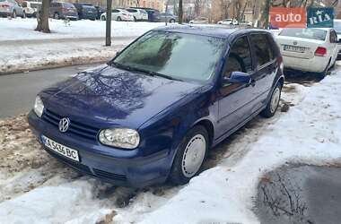 Хэтчбек Volkswagen Golf 2003 в Киеве
