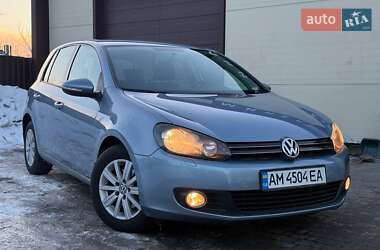Хетчбек Volkswagen Golf 2009 в Житомирі