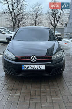 Хэтчбек Volkswagen Golf 2009 в Киеве