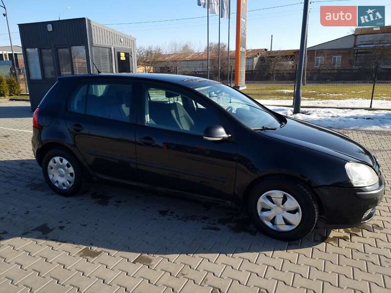 Хэтчбек Volkswagen Golf 2005 в Виннице