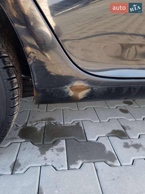 Хэтчбек Volkswagen Golf 2005 в Виннице