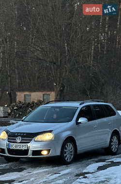 Універсал Volkswagen Golf 2008 в Радивиліві