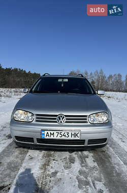 Універсал Volkswagen Golf 2002 в Звягелі
