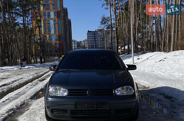 Хетчбек Volkswagen Golf 2002 в Житомирі