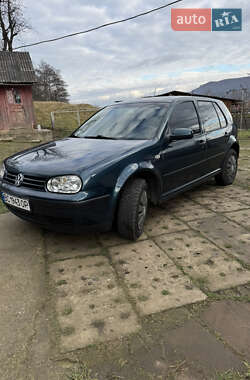 Хэтчбек Volkswagen Golf 2001 в Стрые