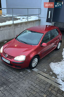 Хэтчбек Volkswagen Golf 2005 в Ивано-Франковске