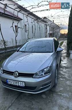 Хэтчбек Volkswagen Golf 2012 в Виноградове