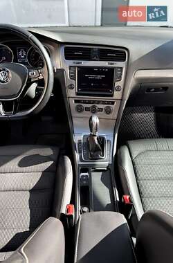 Універсал Volkswagen Golf 2015 в Києві