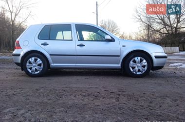 Хэтчбек Volkswagen Golf 2001 в Красилове