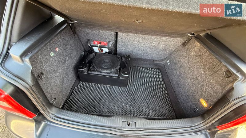 Хэтчбек Volkswagen Golf 2002 в Стрые