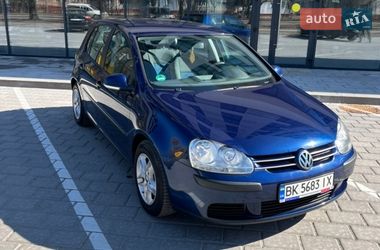 Хэтчбек Volkswagen Golf 2005 в Ровно