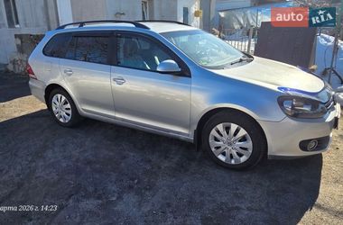 Универсал Volkswagen Golf 2009 в Казатине