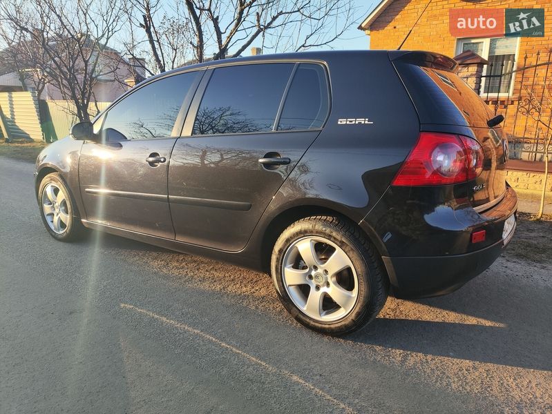 Хэтчбек Volkswagen Golf 2006 в Ковеле