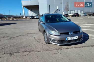 Универсал Volkswagen Golf 2016 в Ровно