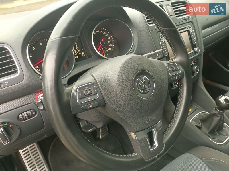 Универсал Volkswagen Golf 2011 в Луцке