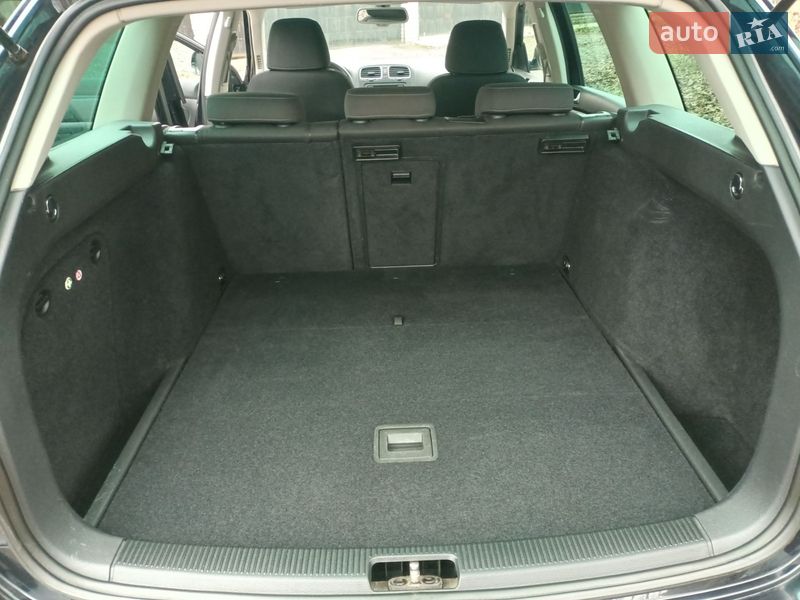 Универсал Volkswagen Golf 2011 в Луцке