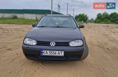 Универсал Volkswagen Golf 2001 в Киеве