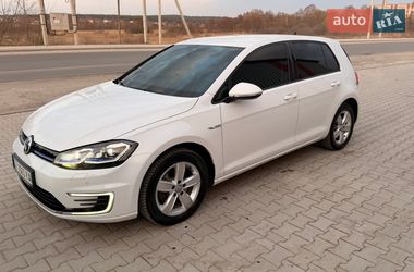 Хетчбек Volkswagen Golf 2018 в Новояворівську