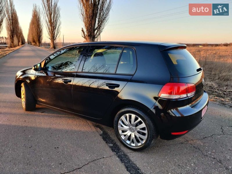Хэтчбек Volkswagen Golf 2009 в Барышевке