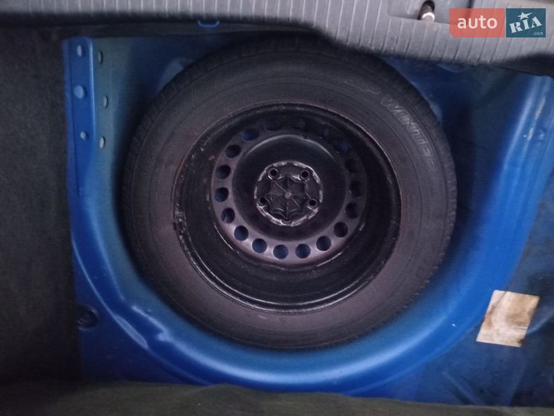 Хэтчбек Volkswagen Golf 2001 в Дрогобыче