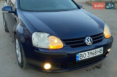 Хэтчбек Volkswagen Golf 2005 в Волочиске