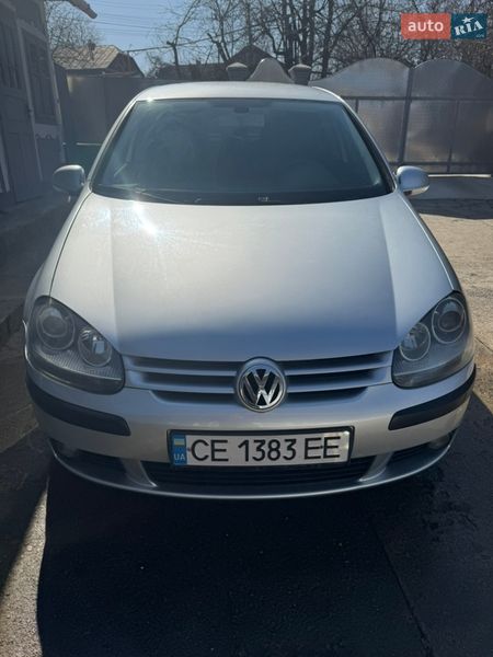Хэтчбек Volkswagen Golf 2004 в Черновцах