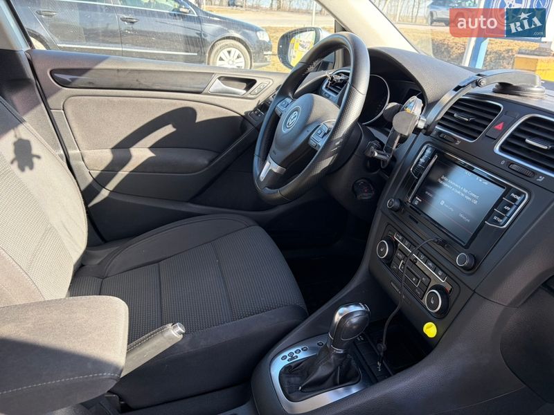 Хэтчбек Volkswagen Golf 2012 в Кропивницком