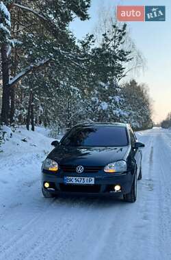 Хетчбек Volkswagen Golf 2008 в Березному
