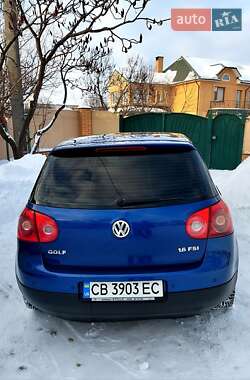 Хэтчбек Volkswagen Golf 2004 в Чернигове