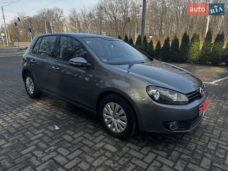 Хэтчбек Volkswagen Golf 2009 в Луцке