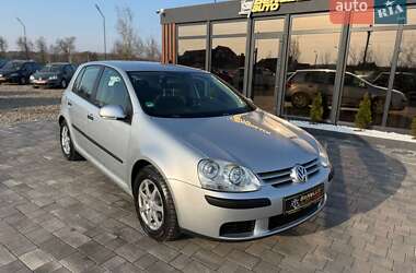Хэтчбек Volkswagen Golf 2004 в Коломые