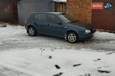 Хэтчбек Volkswagen Golf 2004 в Тростянце