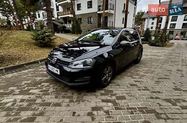Хетчбек Volkswagen Golf 2016 в Києві