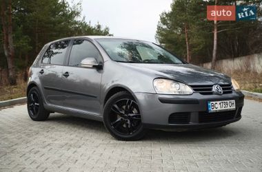 Хэтчбек Volkswagen Golf 2004 в Львове