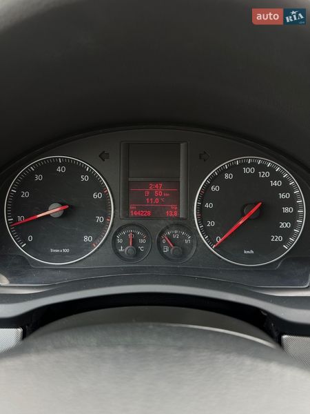 Хэтчбек Volkswagen Golf 2006 в Звягеле