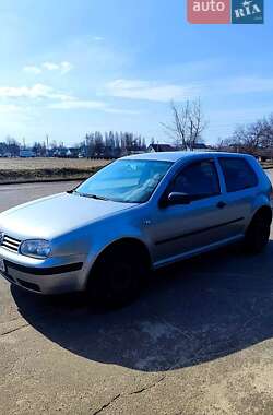 Хэтчбек Volkswagen Golf 2001 в Горишних Плавнях