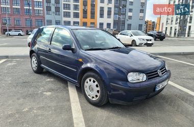 Хэтчбек Volkswagen Golf 1999 в Ровно