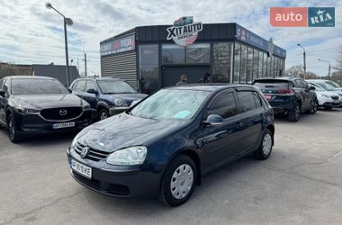 Хетчбек Volkswagen Golf 2004 в Запоріжжі